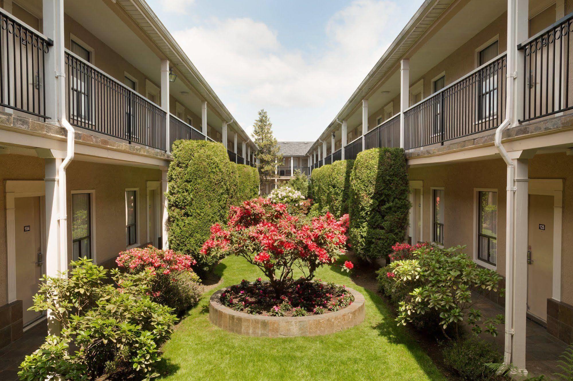 Days Inn By Wyndham Vancouver Metro Exterior foto